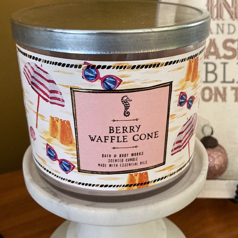 Bath and Body Works Berry Waffle Cone